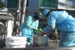 Một tấn thuốc sát khuẩn được phun khắp TP Phan Thiết 