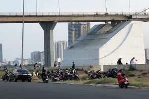 Nhiều người Đà Nẵng phớt lờ Chỉ thị 16 không đeo khẩu trang