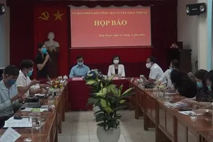 Họp báo vụ lãnh đạo HĐND huyện chống đối tổ kiểm dịch