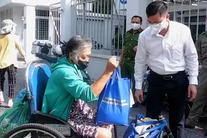 ATM gạo nghĩa tình: Hơn 10 tấn gạo cho người dân nghèo