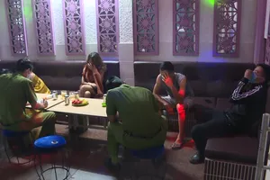 Mở cửa bất chấp lệnh cấm, quán karaoke bị phạt 7,5 triệu đồng