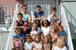 Mẹ lây COVID-19 cho 17 người con