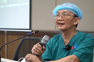 GS-BS Trần Đông A kể về ca song sinh dính liền 32 năm trước