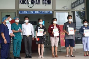 5 bệnh nhân mắc COVID-19 xuất viện