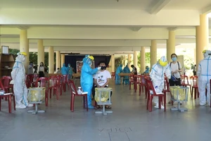 Đà Nẵng: Gần 11.000 thí sinh thi đợt 2 được lấy mẫu xét nghiệm