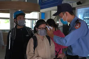 Video: Nhiều nơi tại TP.HCM siết chặt việc đeo khẩu trang