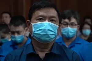 Video: Hình ảnh đầu tiên của ông Đinh La Thăng tại tòa