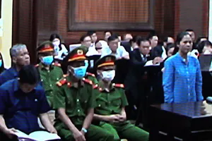 Video: Ngày đầu xử Đinh La Thăng, cháu gái ‘Út trọc’ khai gì?