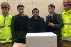 Video: Bắt đối tượng vận chuyển 19 bánh heroin đi tiêu thụ