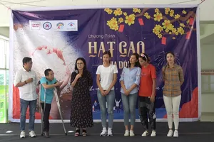 Video: Nghệ sĩ mang Tết đến với trẻ bị ảnh hưởng bởi HIV/AIDS