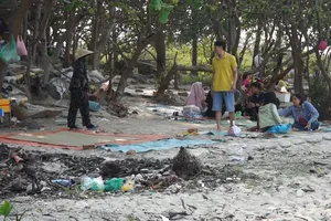 Video: Nguy cơ ô nhiễm rác thải ở ghềnh đá Nam Ô 