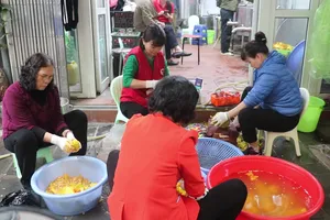 Người phụ nữ đam mê làm từ thiện và 'Tiệm tạp hóa online'