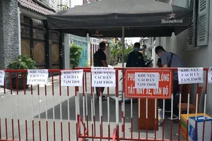 Video: Phong tỏa 1 con hẻm do ca tái dương tính COVID-19 