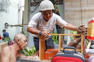  'Chú Đức ba gác' chuyên chuyển trọ cho sinh viên giá 0 đồng