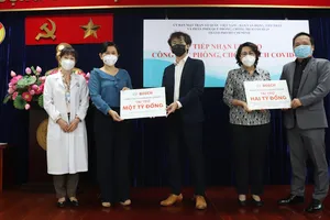 Video: UBMTTQVN TP.HCM tiếp nhận thiết bị y tế trị giá 42 tỉ từ Tập đoàn Sea