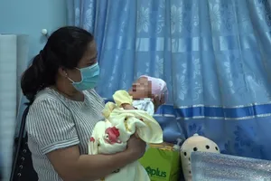 Video: Tìm cha mẹ cho bé sơ sinh bị bỏ rơi ở TP Thủ Đức