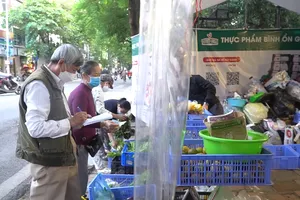 Video: Đổi phế liệu lấy nông sản sạch ở Hà Nội