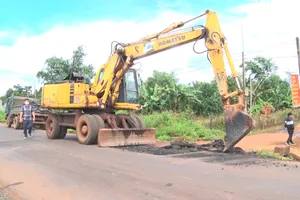 Video: Tỉnh lộ hàng trăm tỷ đồng, chưa nghiệm thu đã hư hỏng