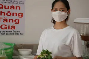 Video: Quán ăn gây ấn tượng nhờ thông báo đặc biệt giữa mùa ‘bão giá’