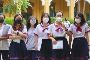 Video: Hơn 1 triệu thí sinh bước vào môn thi tốt nghiệp THPT đầu tiên