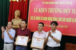 Bí thư phường kể lại giây phút cứu người đuối nước ở biển Cửa Lò