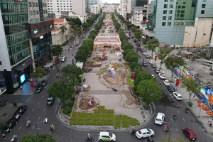 Diện mạo đường hoa Nguyễn Huệ 2023 trước giờ mở cửa