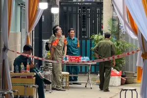 2 người đàn ông cùng rơi lầu tử vong sau bữa tiệc