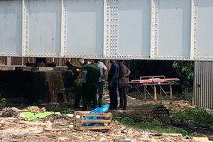 Bình Thạnh: Điều tra một người đàn ông tử vong cạnh đường ray xe lửa