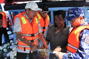 3 ngày tuần tra, kiểm tra hoạt động khai thác hải sản trên biển Phú Yên của cảnh sát biển