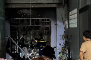 Căn nhà bốc cháy trong đêm, 3 mẹ con tử vong