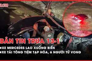 Bản tin trưa 13-1: Xe Mercedes lao xuống biển ở Nha Trang; Xe tải tông vào tiệm tạp hóa, 6 người tử vong