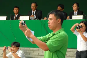 Cản trở nhà báo tác nghiệp bị phạt tới 30 triệu đồng