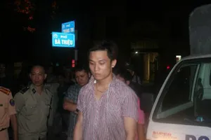 Đeo tai nghe nhạc lái xe gây tai nạn liên hoàn