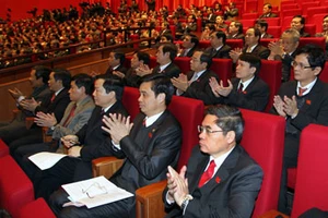 Tổng Bí thư Nông Đức Mạnh: Uy tín trước dân là thước đo chủ yếu