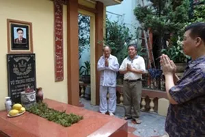 Yêu cầu kịch giữ tên tác phẩm văn học: “Làm đĩ”