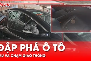 Video: Liên tiếp xảy ra đập phá ô tô manh động sau va chạm giao thông
