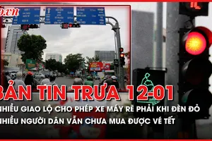 Bản tin trưa 12-1: Nhiều giao lộ cho phép xe máy rẽ phải khi đèn đỏ; Nhiều người dân vẫn chưa mua được vé Tết