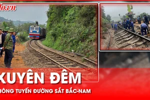 Video: Xuyên đêm thông tuyến đường sắt Bắc - Nam sau tai nạn giữa tàu hàng và xe tải