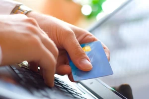 Gần 10 tỉ đồng học phí được thanh toán qua thẻ học đường