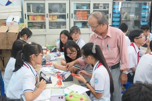 Giáo viên làm 20 năm, thu nhập chỉ 4-6 triệu/tháng 