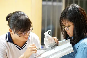 Lớp học thành xưởng cơ khí, thầy trò làm kỹ sư