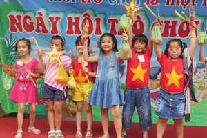 Trò tiểu học thích thú với ngày hội trò chơi dân gian