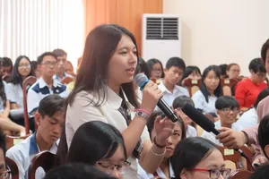 "Sao không tìm hiểu nguyên nhân chúng em đánh nhau?"