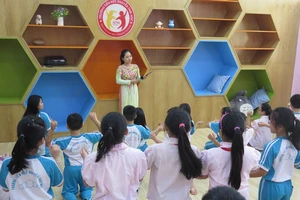 Đề ra mức thu chung cho phụ huynh, sao gọi là tự nguyện