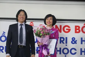 2 nhiệm vụ của tân hiệu trưởng ĐH Hoa Sen Mai Hồng Quỳ 