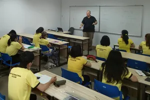 Trường cao đẳng đầu tiên mở ngành Quản trị vận tải hàng không