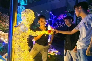 Thầy trò 'hô biến' rác thải thành mô hình công nghệ 4.0