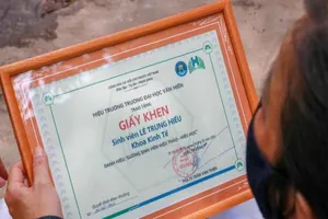 Nam sinh tử vong, trường ĐH tặng giấy khen và hoàn trả học phí