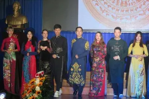 Sinh viên người nước ngoài đang theo học tại Khoa Việt Nam học của Trường ĐH KHXH&NV. Ảnh: PHẠM ANH