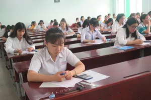 Thí sinh dự thi Đánh giá năng lực của ĐH Quốc gia TP.HCM năm 2019. Ảnh: PHẠM ANH